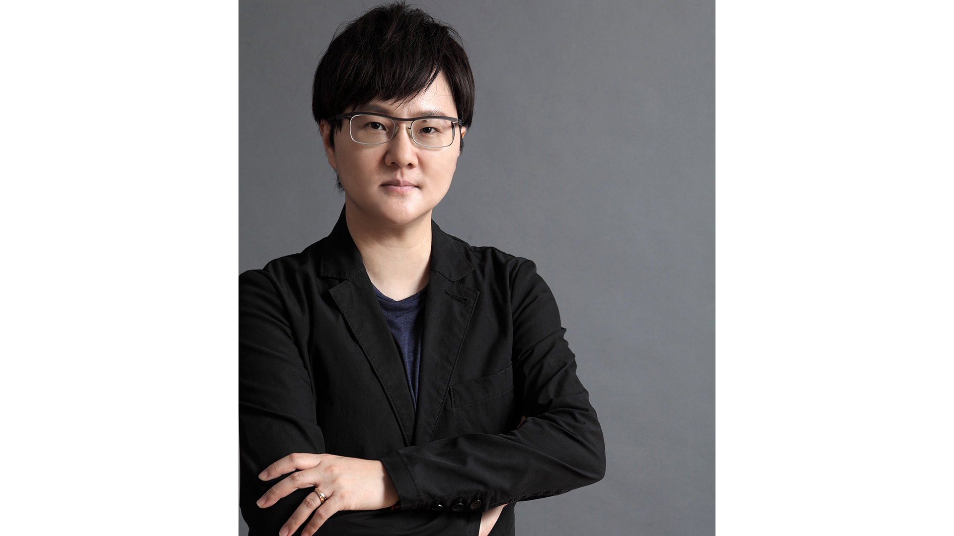 在新商业空间高颜值的背后，每一处精心勾勒的设计，都是一种无言的述说、都隐藏着对新生代消费需求、对品牌价值的重塑、对用户体验的再造。
九月伊始，我们将围绕&ldquo;新商业空间的迭代与设计逻辑&rdquo;这一宏观命题，特邀「中国新商业空间设计大奖&middot;创造团」李东灿、周彥如、易毅&amp;石朝思3组导师、带来线上直播课程。
9月4日晚，李东灿老师作为首期来宾，为系列直播打响头炮；9月11日、9月18日的19：30-21：00，仍将由两组创造团导师&mdash;&mdash;周彥如，易毅&amp;石朝思与大家相见，在线分享新商业空间设计背后的逻辑生成与实践可能。
如何通过可见的、可触的、可感知的实体设计，与消费者和受众产生更直接、更深入、更高频的情感认知与连接互动？
锁定&ldquo;中国新商业空间大奖&rdquo;直播间，
且听设计大咖娓娓道来：